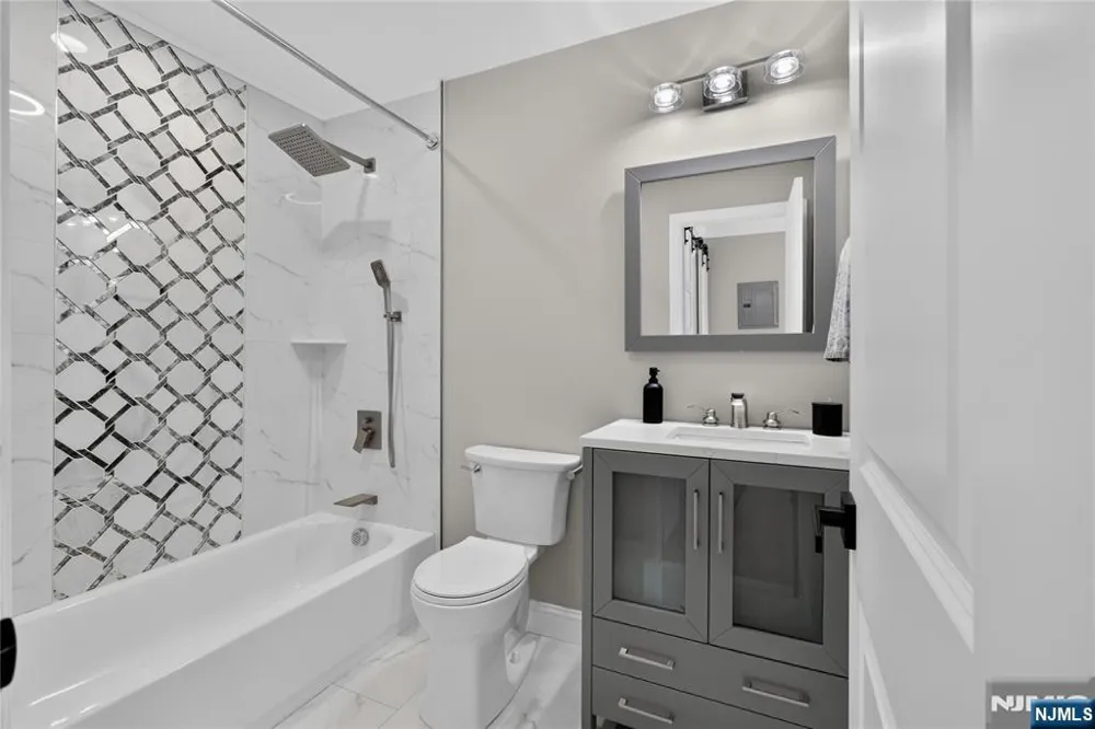 61 Bart Place Clifton, NJ 07013
