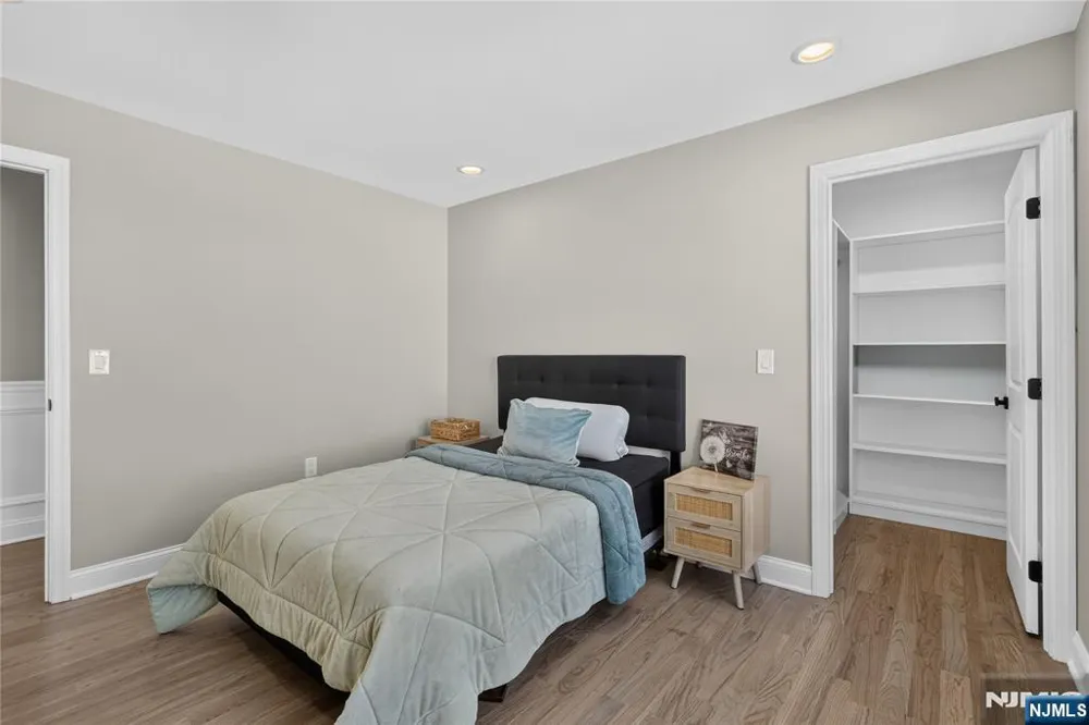 61 Bart Place Clifton, NJ 07013
