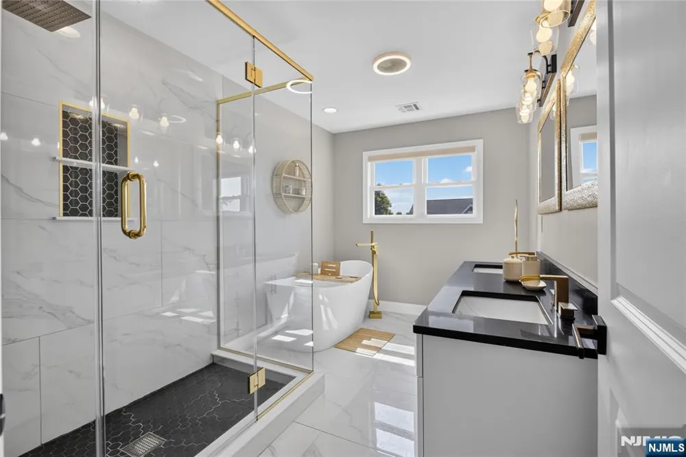 61 Bart Place Clifton, NJ 07013