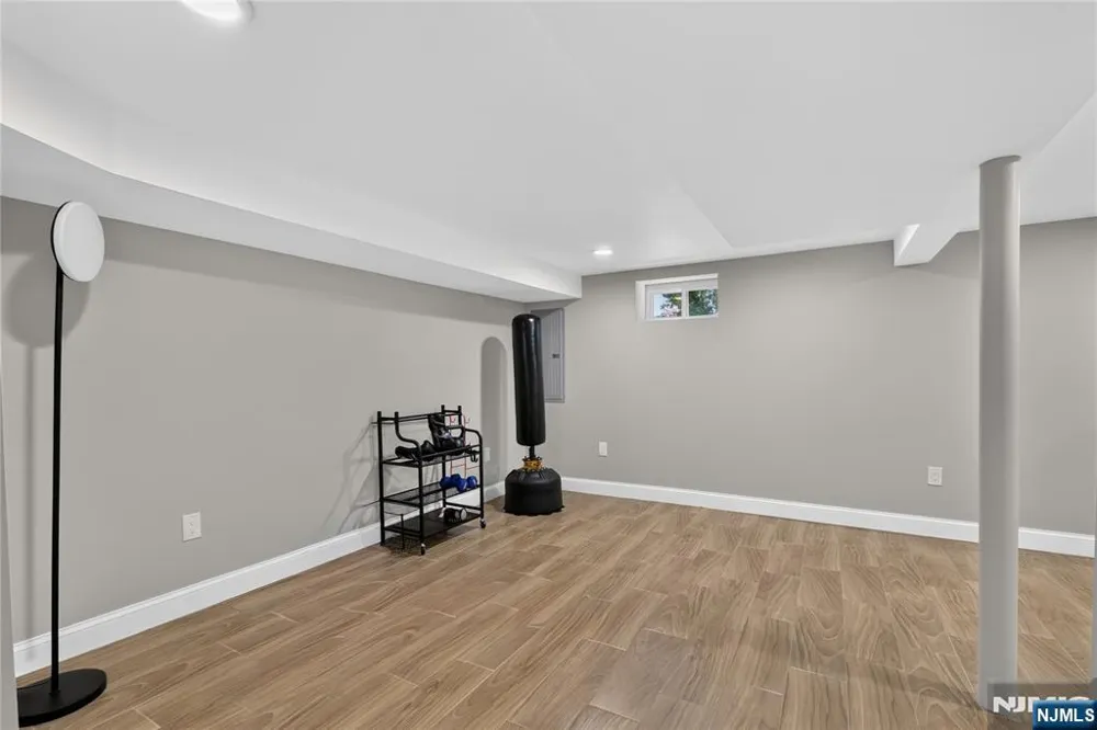 61 Bart Place Clifton, NJ 07013