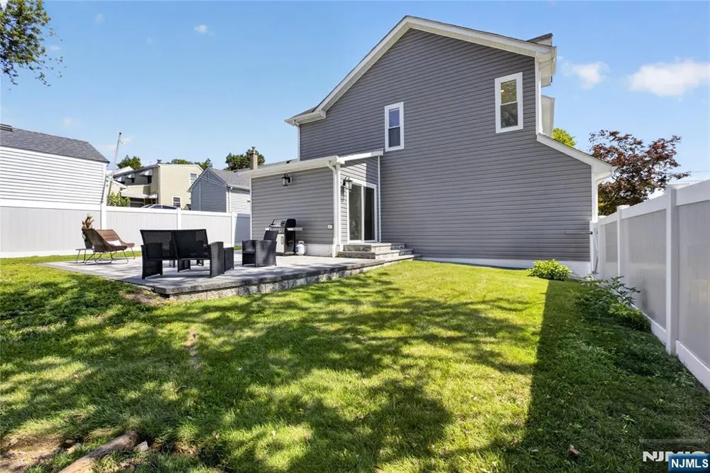 61 Bart Place Clifton, NJ 07013