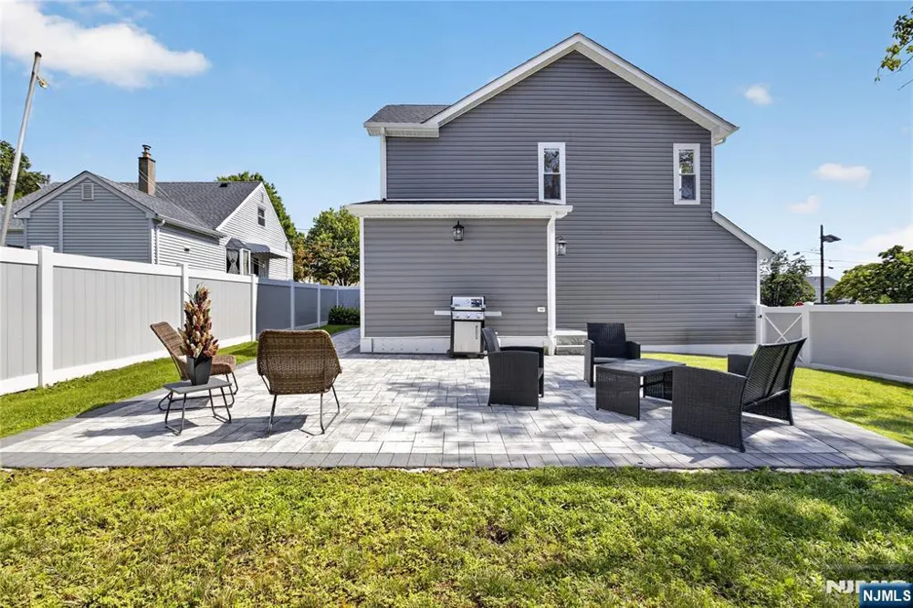61 Bart Place Clifton, NJ 07013