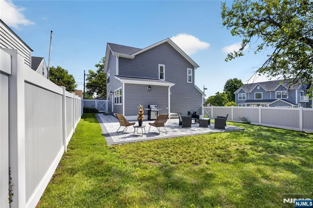 61 Bart Place Clifton, NJ 07013