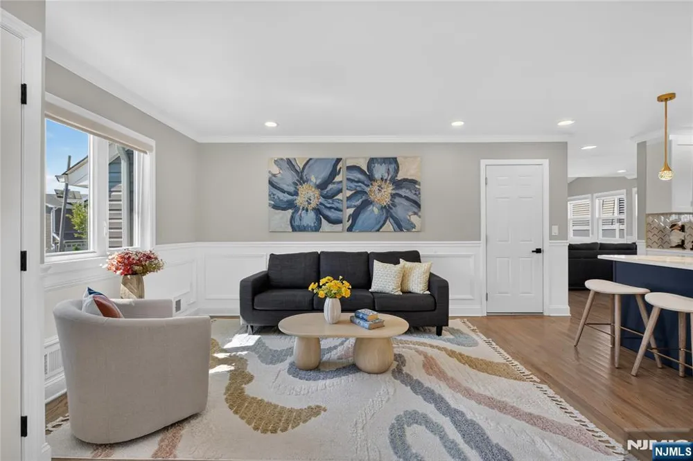 61 Bart Place Clifton, NJ 07013