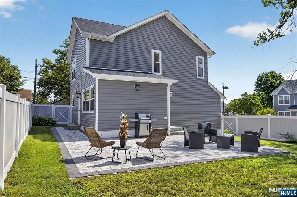 61 Bart Place Clifton, NJ 07013