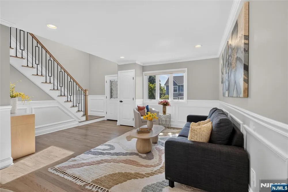 61 Bart Place Clifton, NJ 07013