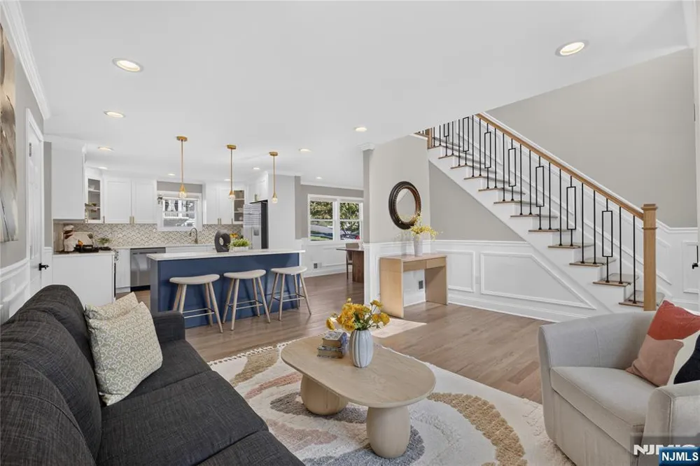 61 Bart Place Clifton, NJ 07013