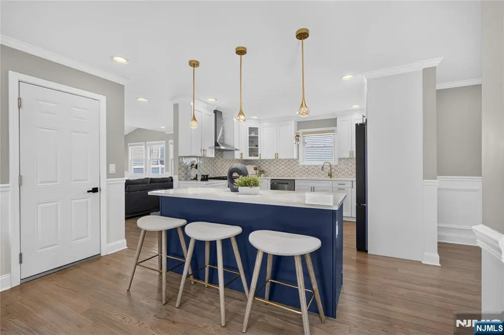 61 Bart Place Clifton, NJ 07013