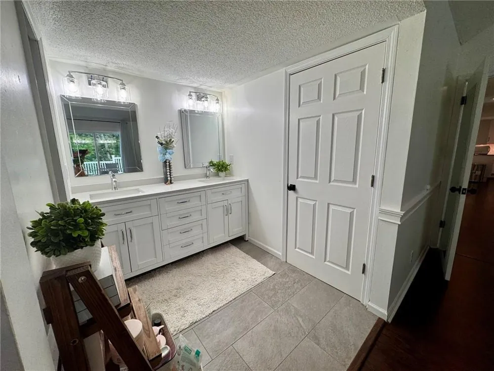 4205 Loftwood Drive Cohutta, GA 30710