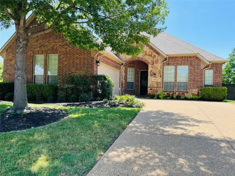 5601 Sunstar Lane