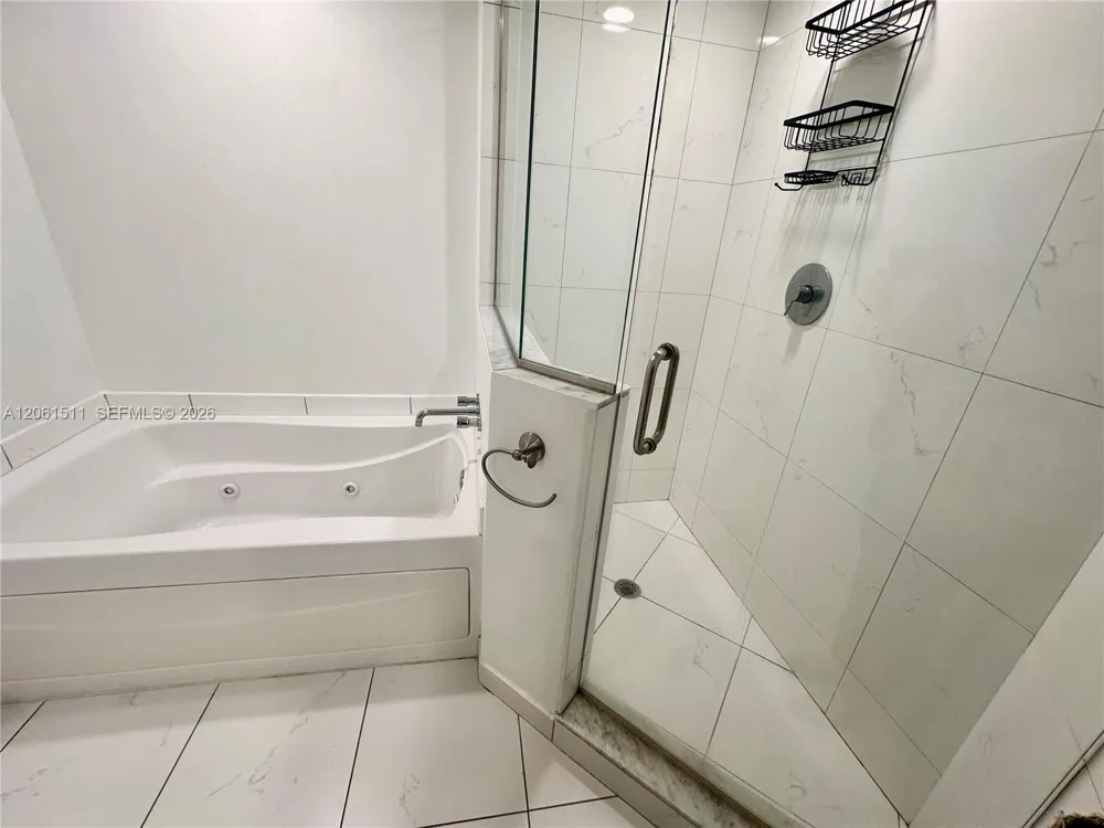 500 Brickell Ave #2407 Miami, FL 33131