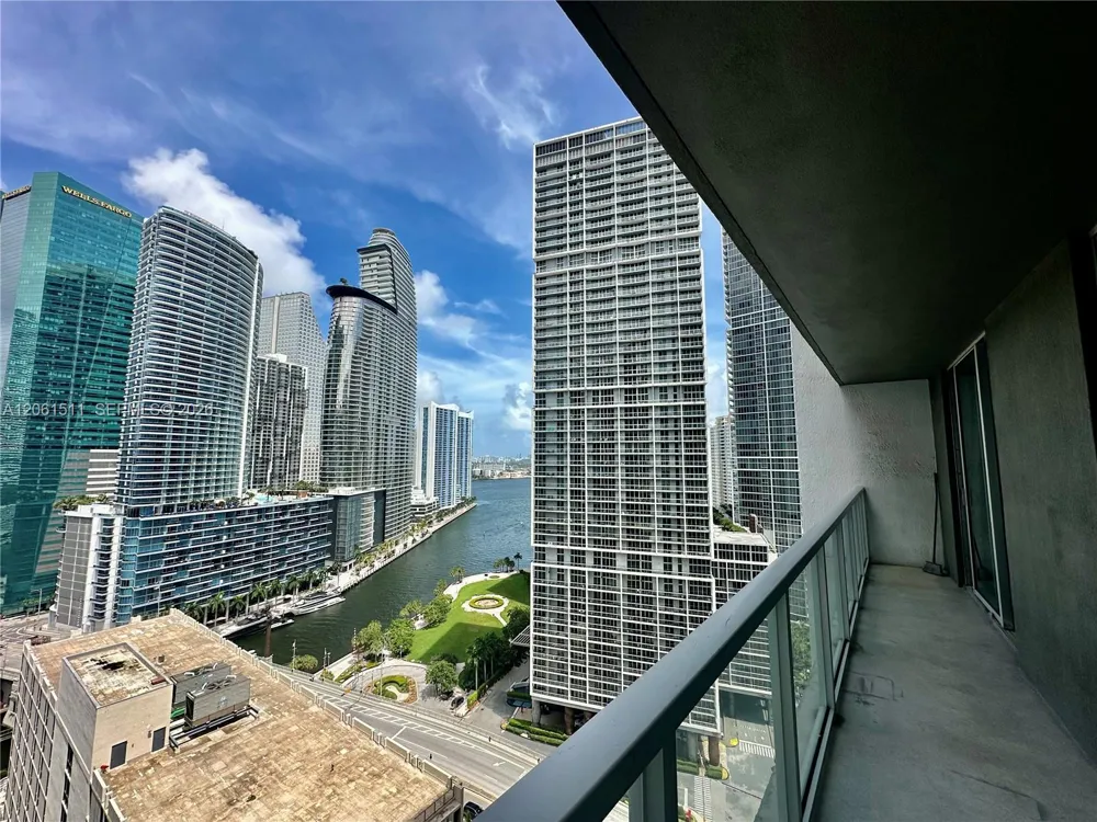 500 Brickell Ave #2407 Miami, FL 33131