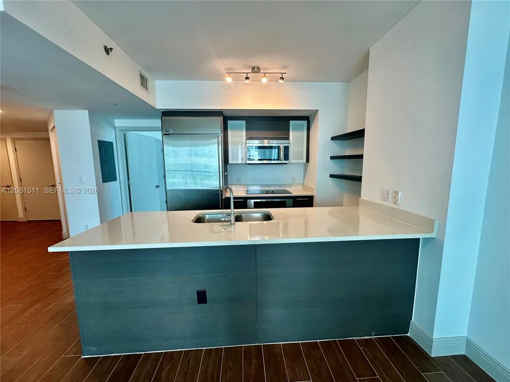 500 Brickell Ave #2407 Miami, FL 33131
