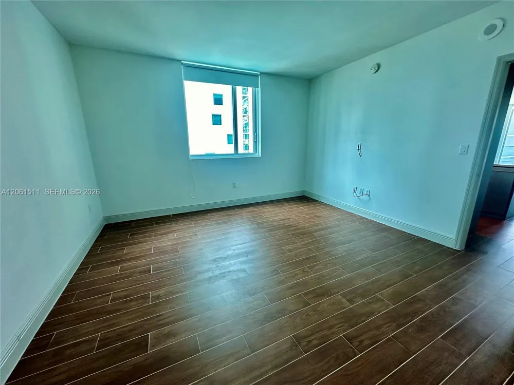 500 Brickell Ave #2407 Miami, FL 33131