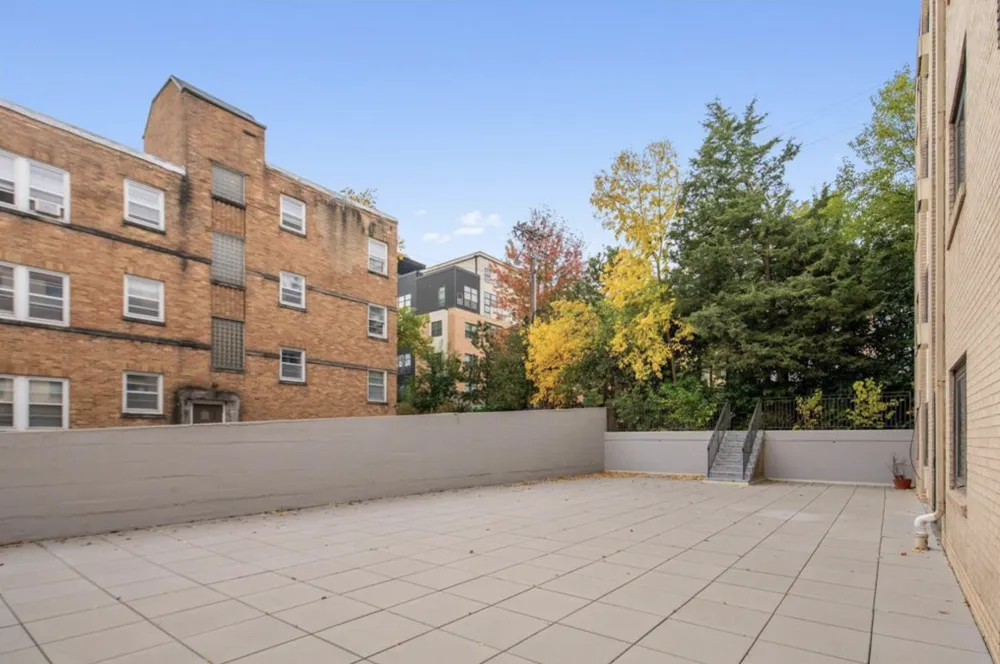 2928 Dean Parkway #4B Minneapolis, MN 55416