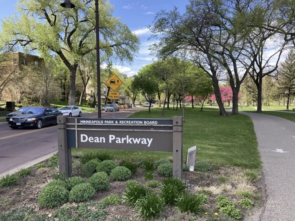 2928 Dean Parkway #4B Minneapolis, MN 55416