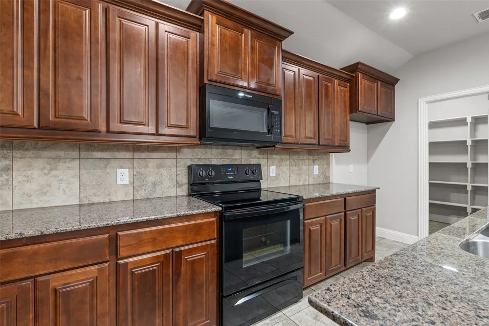 3733 Cecelia Lane Forest Hill, TX 76140