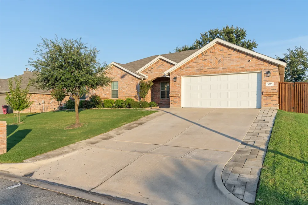 3733 Cecelia Lane Forest Hill, TX 76140