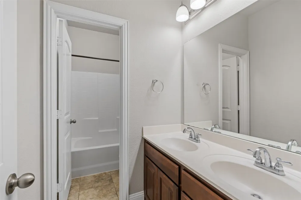 3733 Cecelia Lane Forest Hill, TX 76140
