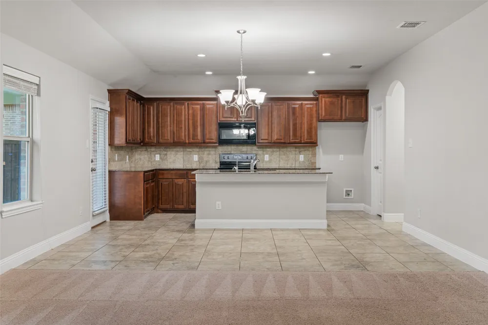 3733 Cecelia Lane Forest Hill, TX 76140