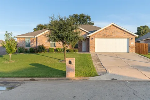 3733 Cecelia Lane