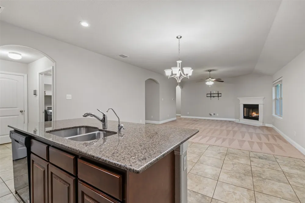 3733 Cecelia Lane Forest Hill, TX 76140