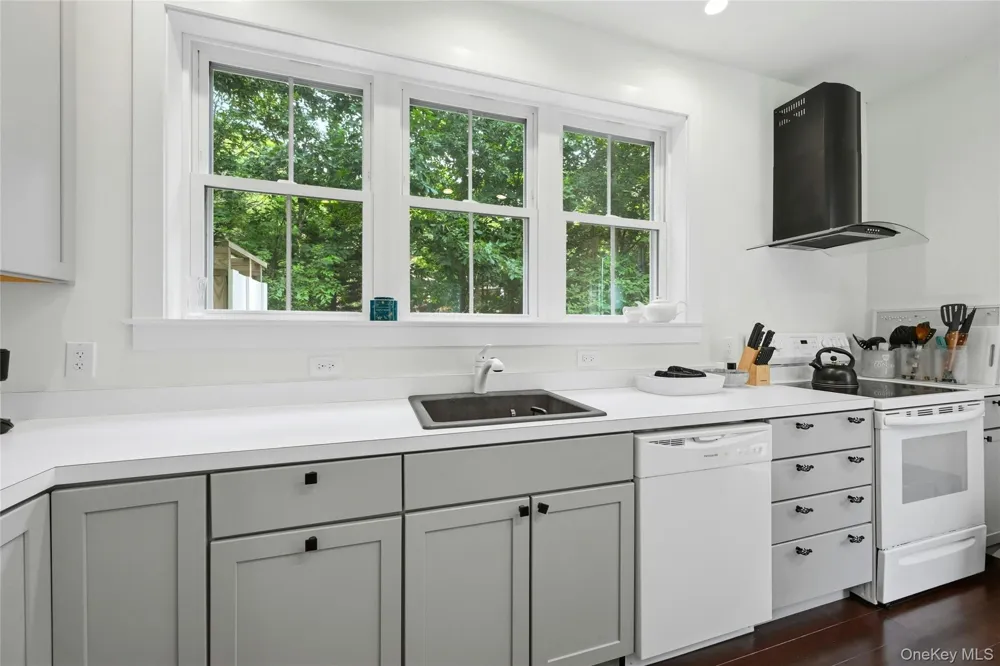 13595 Soundview Avenue Southold, NY 11971