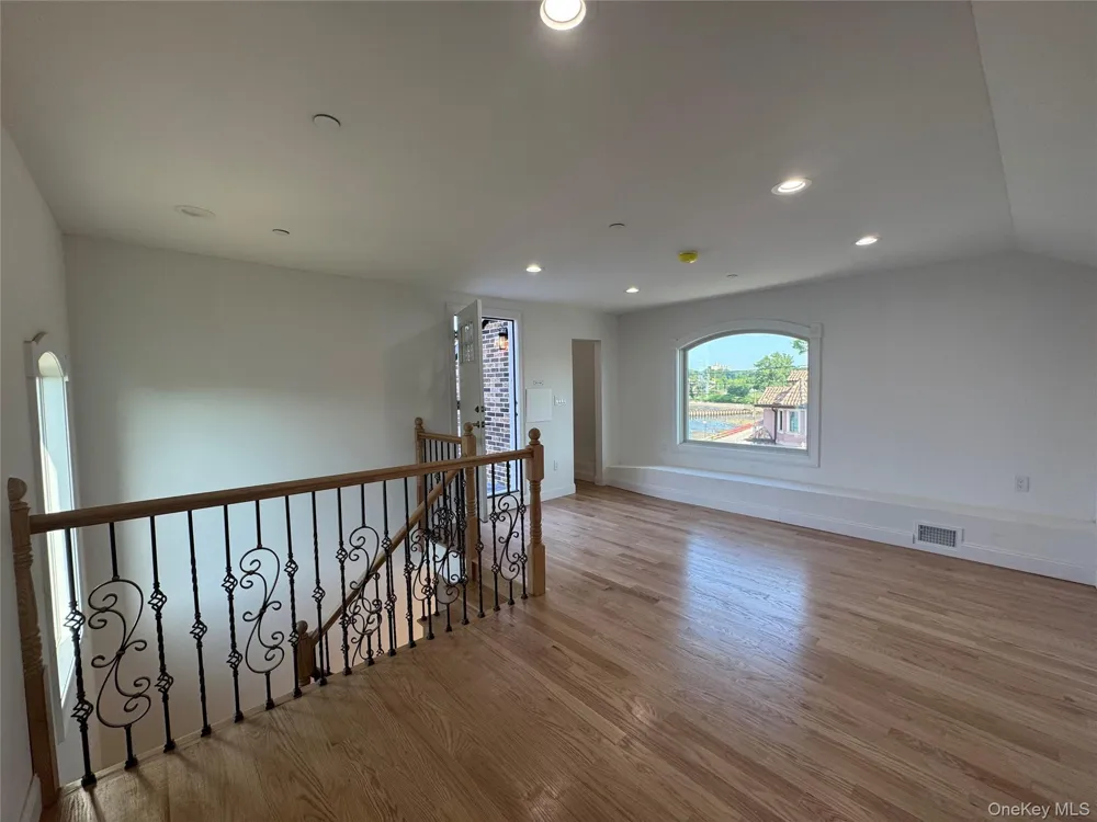 168-19 12th Road Whitestone, NY 11357