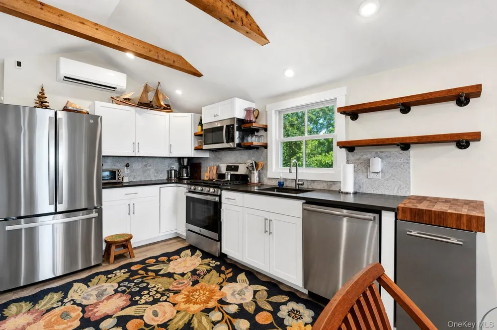 80 Rabbit Lane East Marion, NY 11939