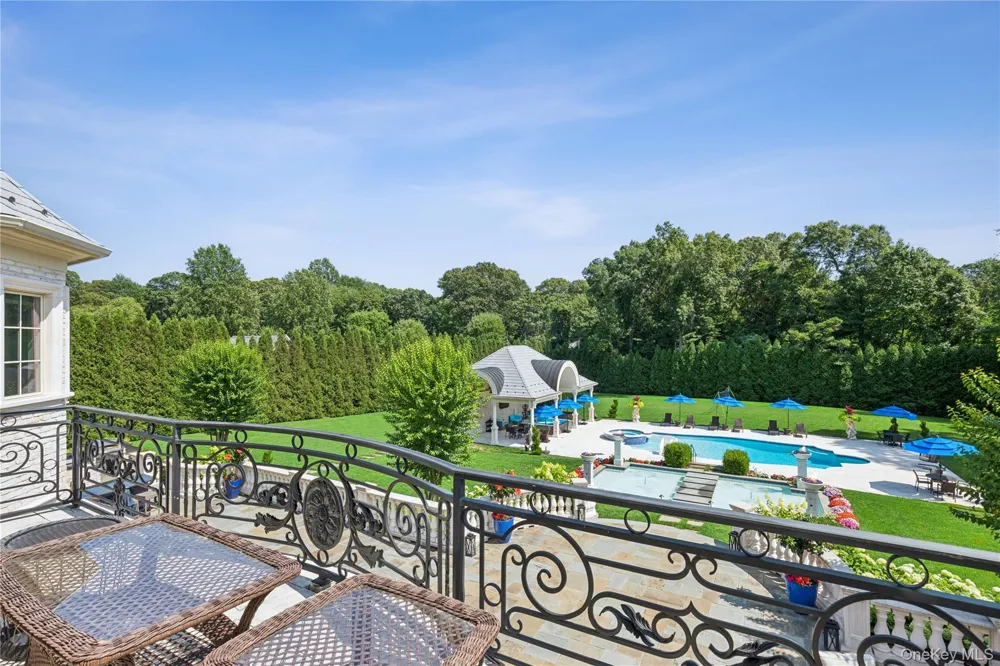 7 Covey Court Upper Brookville, NY 11545