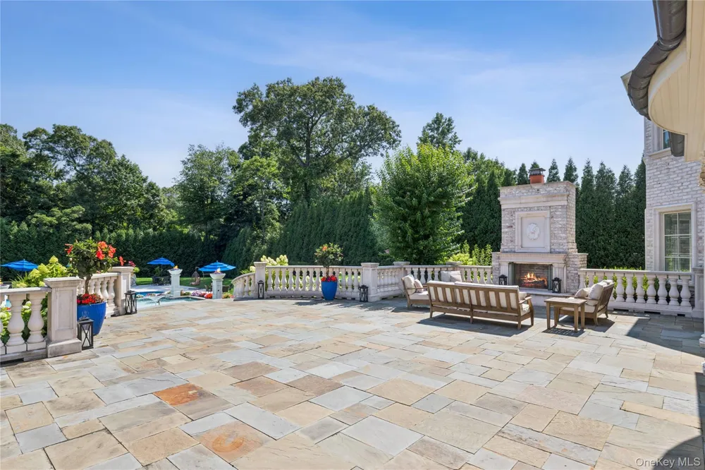 7 Covey Court Upper Brookville, NY 11545