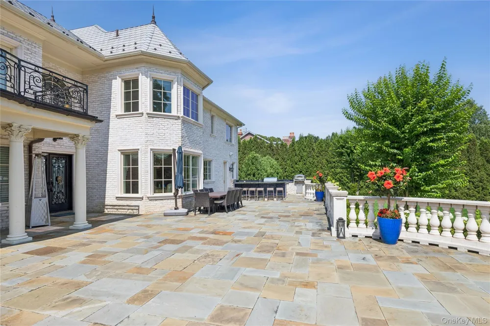 7 Covey Court Upper Brookville, NY 11545
