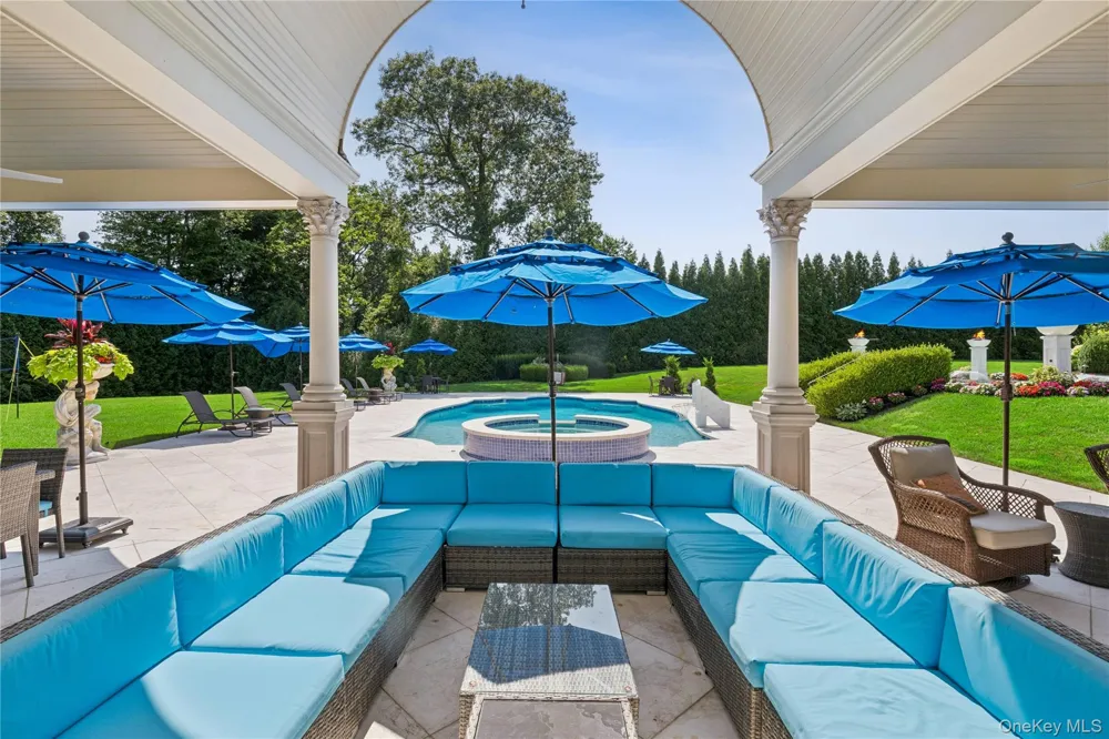 7 Covey Court Upper Brookville, NY 11545