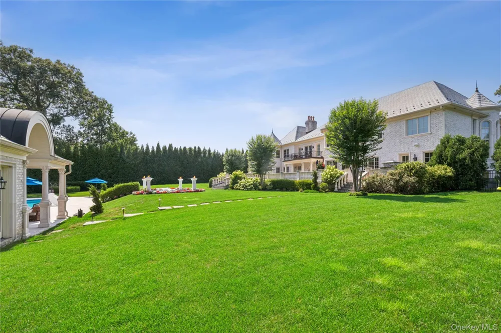 7 Covey Court Upper Brookville, NY 11545