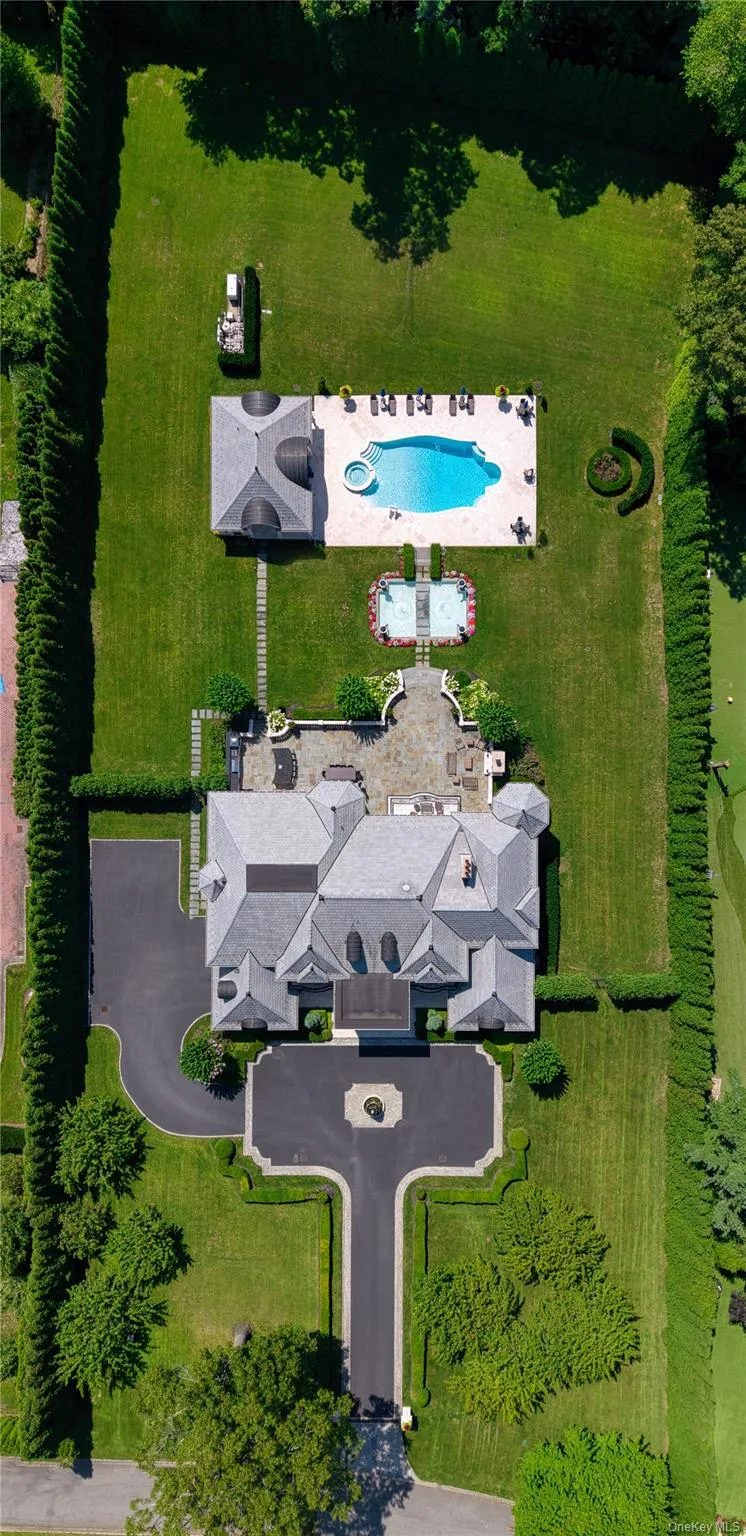 7 Covey Court Upper Brookville, NY 11545
