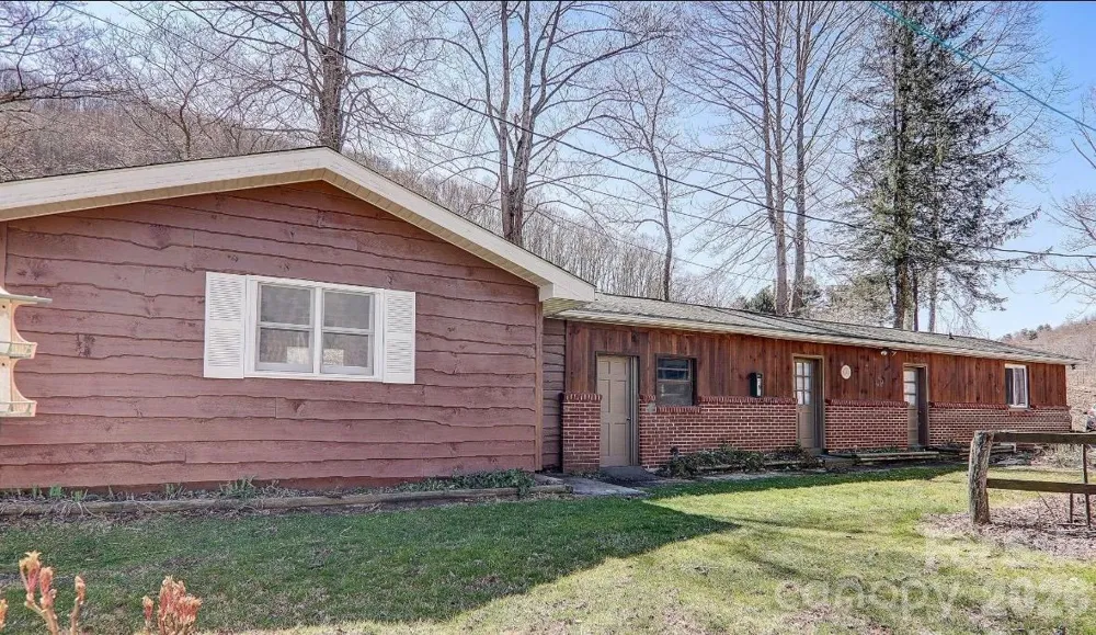 2541 Dellwood Road Waynesville, NC 28786