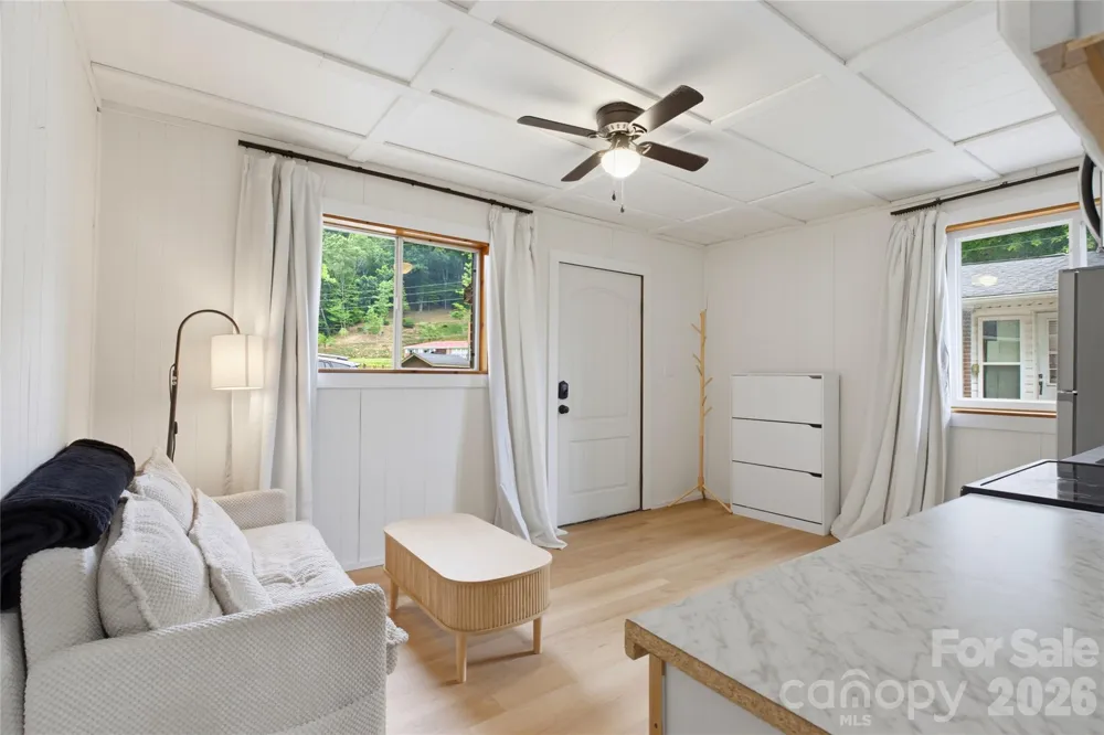 2541 Dellwood Road Waynesville, NC 28786