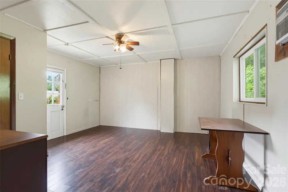 2541 Dellwood Road Waynesville, NC 28786