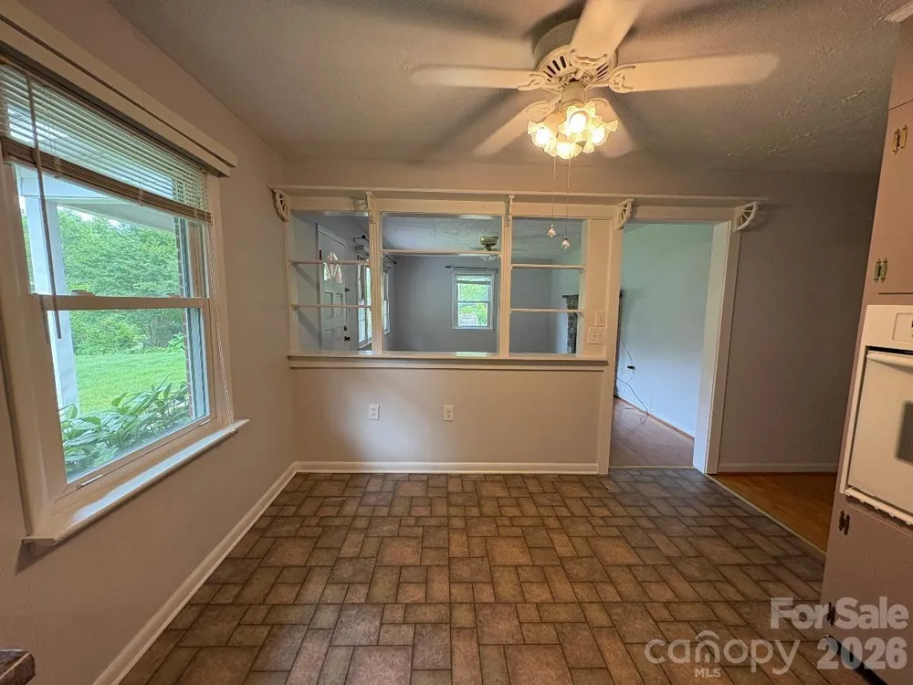 2541 Dellwood Road Waynesville, NC 28786