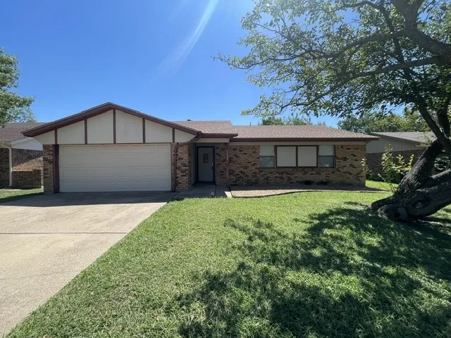 7536 Meadowlark Lane Watauga, TX 76148