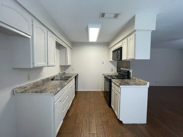 7536 Meadowlark Lane Watauga, TX 76148