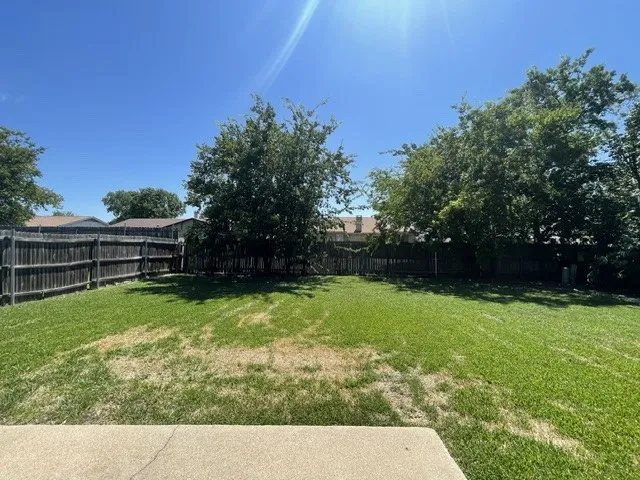 7536 Meadowlark Lane Watauga, TX 76148