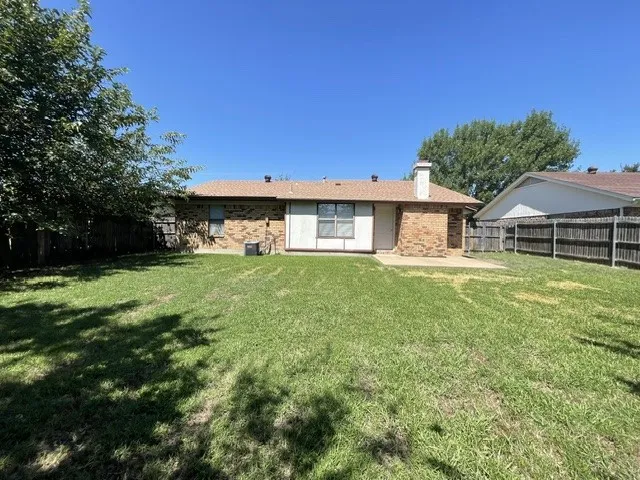 7536 Meadowlark Lane Watauga, TX 76148