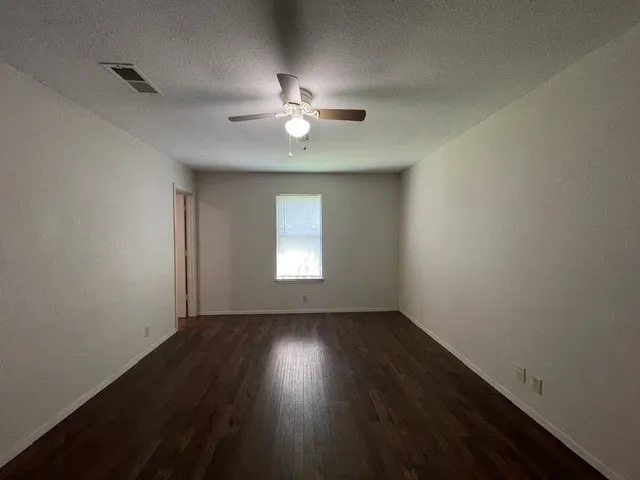 7536 Meadowlark Lane Watauga, TX 76148