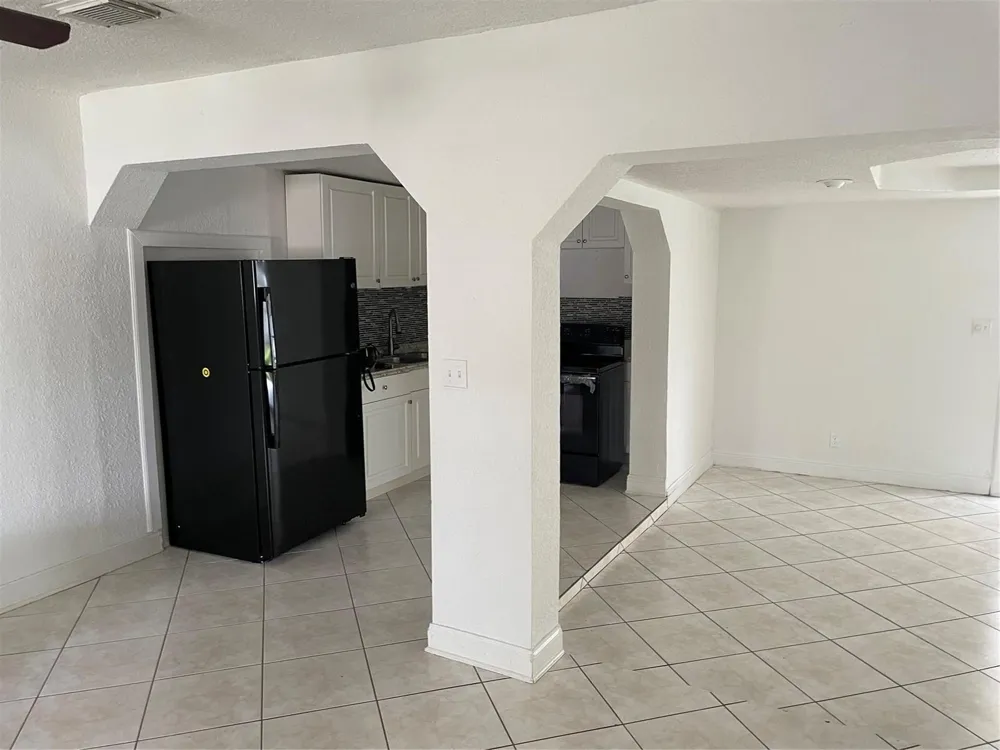 6902 SW 15th Street North Lauderdale, FL 33068