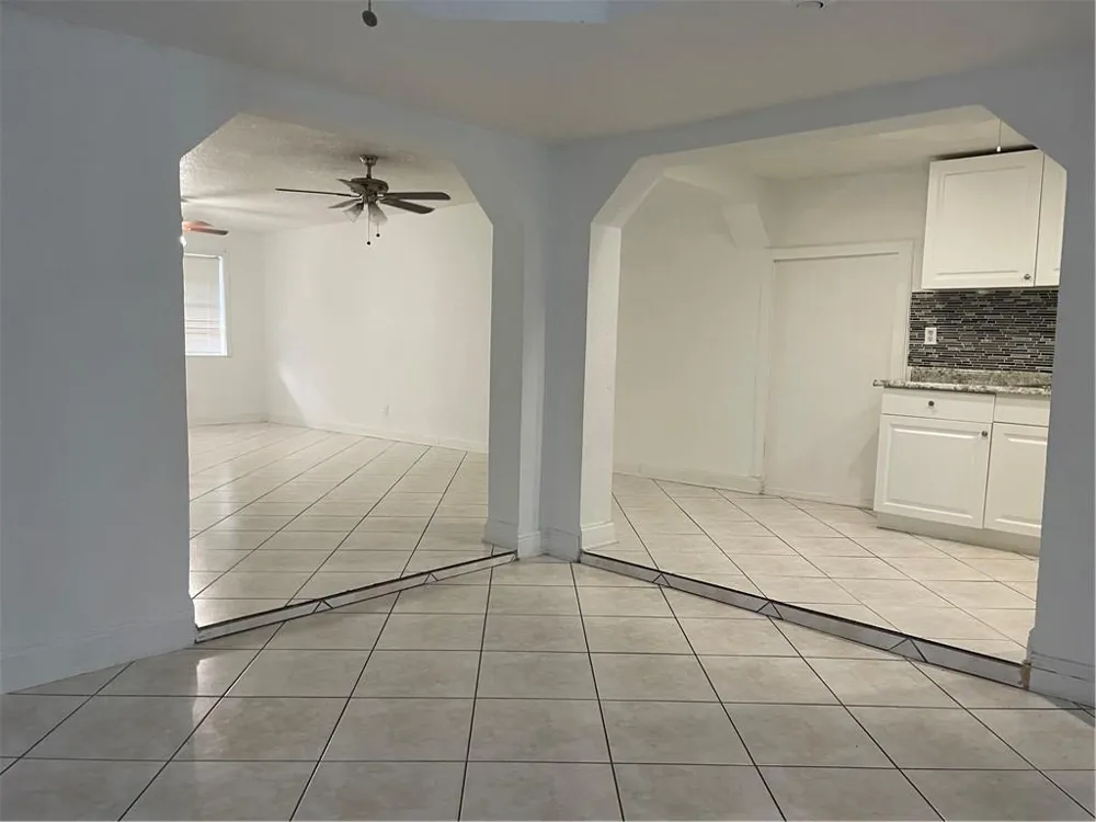 6902 SW 15th Street North Lauderdale, FL 33068