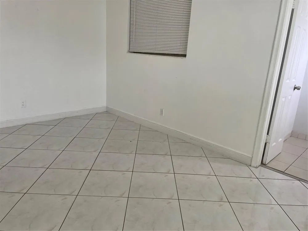 6902 SW 15th Street North Lauderdale, FL 33068