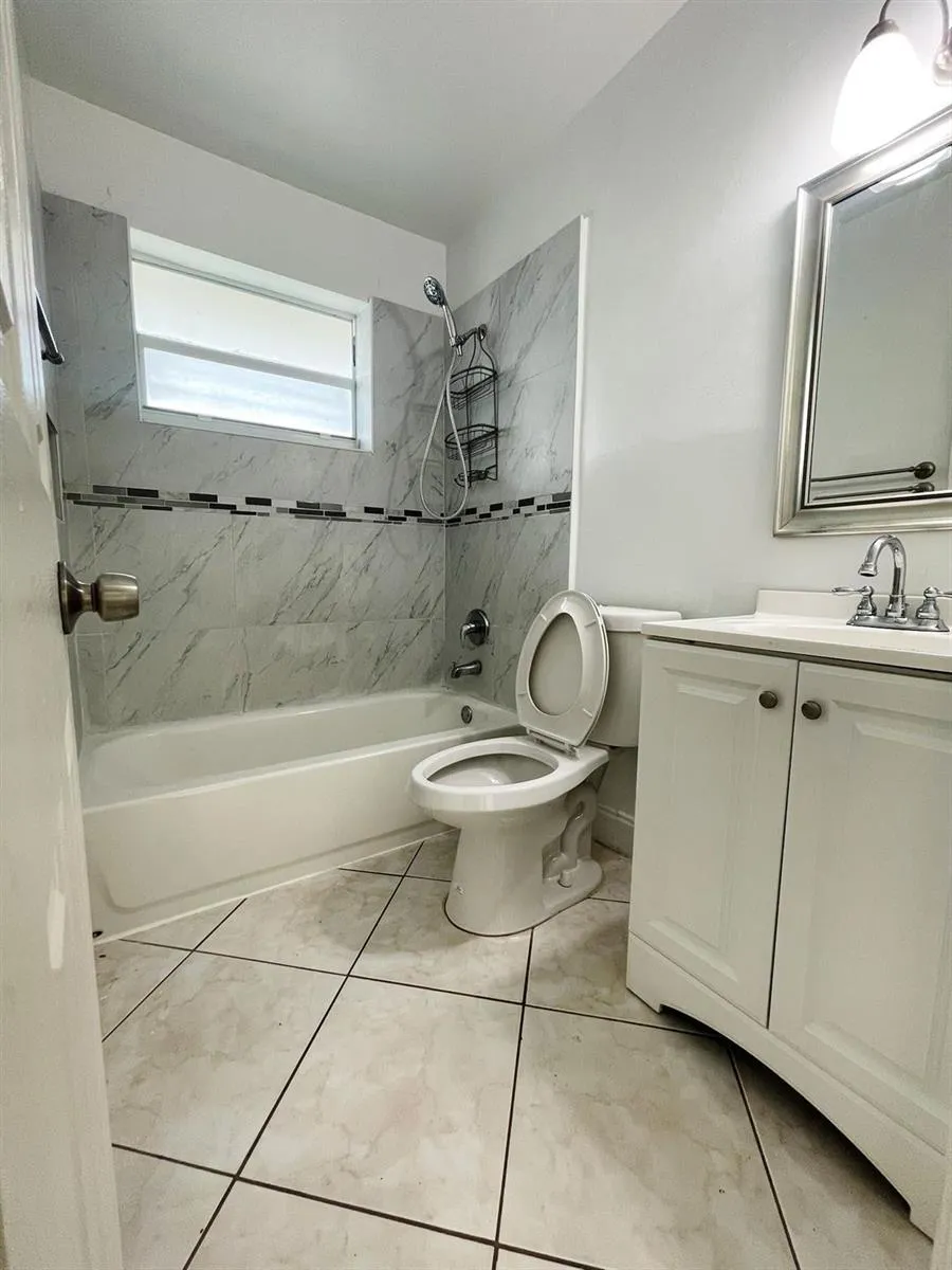 6902 SW 15th Street North Lauderdale, FL 33068