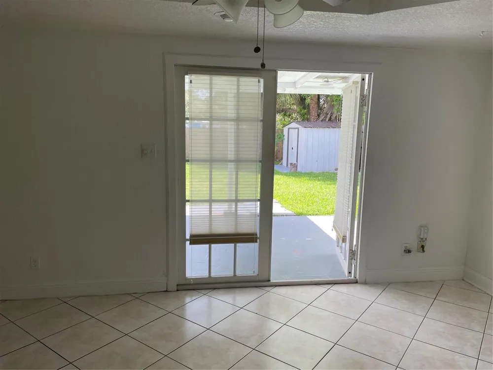 6902 SW 15th Street North Lauderdale, FL 33068