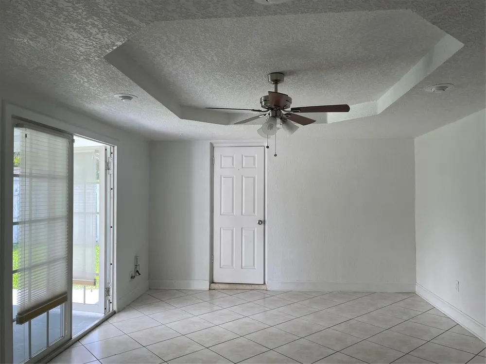 6902 SW 15th Street North Lauderdale, FL 33068